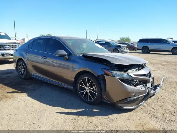 4T1G11AK4RU219241 2024 TOYOTA CAMRY - Image 1