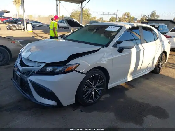 4T1G11AK4RU241918 2024 TOYOTA CAMRY - Image 2