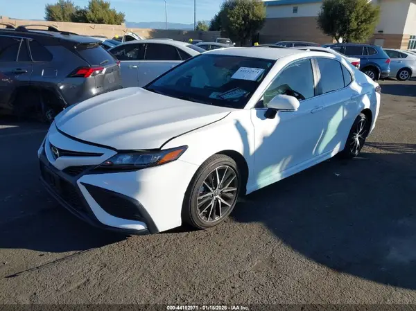 4T1G11AK4RU245256 2024 TOYOTA CAMRY - Image 2