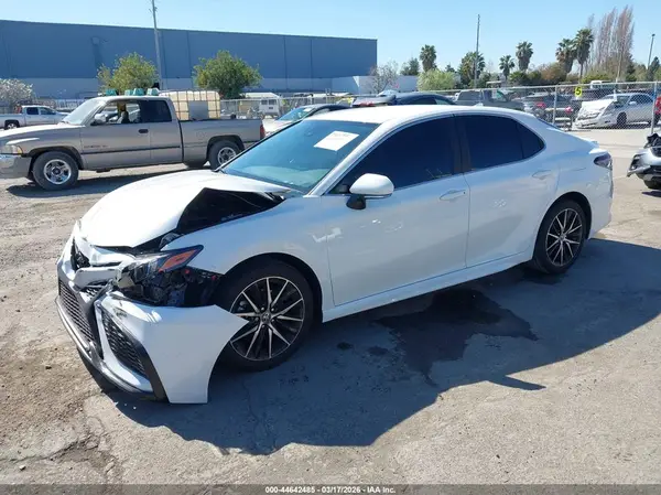 4T1G11AK4RU849955 2024 TOYOTA CAMRY - Image 2