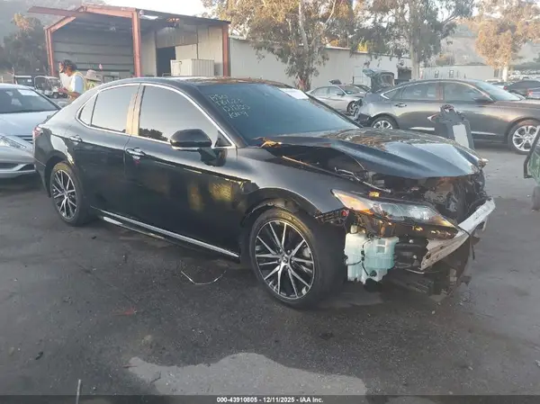 4T1G11AK4RU850653 2024 TOYOTA CAMRY - Image 1