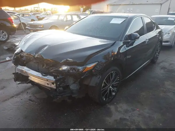 4T1G11AK4RU850653 2024 TOYOTA CAMRY - Image 2