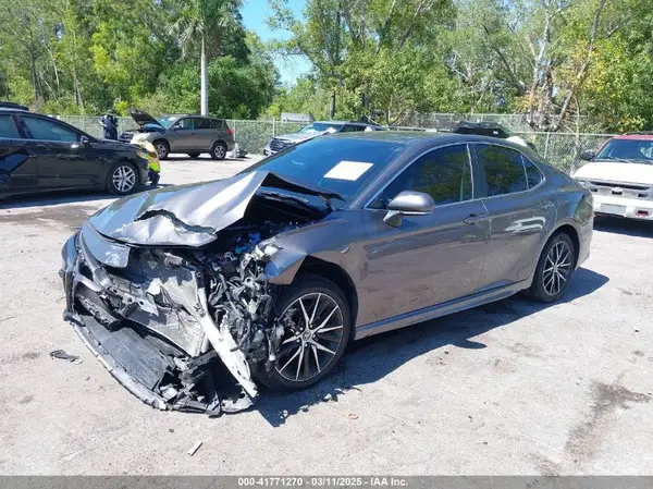 4T1G11AK4RU859014 2024 TOYOTA CAMRY - Image 2