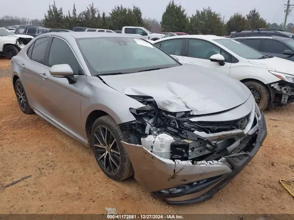 4T1G11AK4RU863533 2024 TOYOTA CAMRY - Image 1