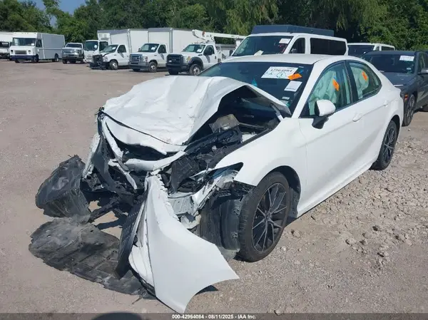 4T1G11AK4RU865833 2024 TOYOTA CAMRY - Image 2