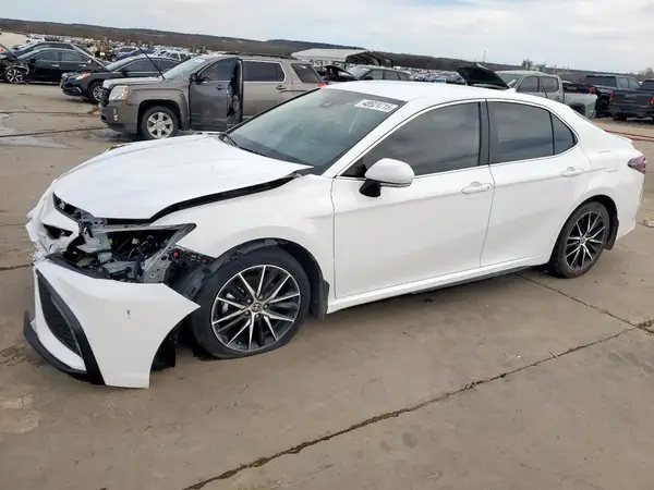 4T1G11AK4RU877822 2024 TOYOTA CAMRY - Image 1