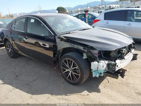 4T1G11AK4RU883846 2024 TOYOTA CAMRY - Image 1