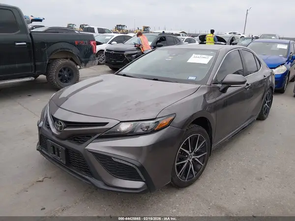 4T1G11AK4RU893650 2024 TOYOTA CAMRY - Image 2