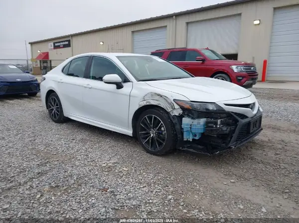 4T1G11AK4RU894216 2024 TOYOTA CAMRY - Image 1