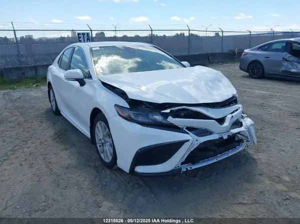 4T1G11AK4RU900984 2024 TOYOTA CAMRY - Image 1