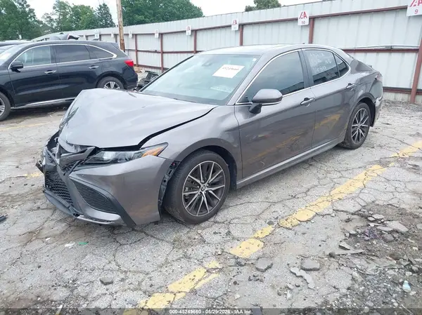 4T1G11AK4RU908017 2024 TOYOTA CAMRY - Image 2
