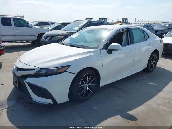 4T1G11AK4RU909300 2024 TOYOTA CAMRY - Image 2