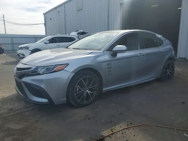 4T1G11AK4RU920510 2024 TOYOTA CAMRY - Image 1