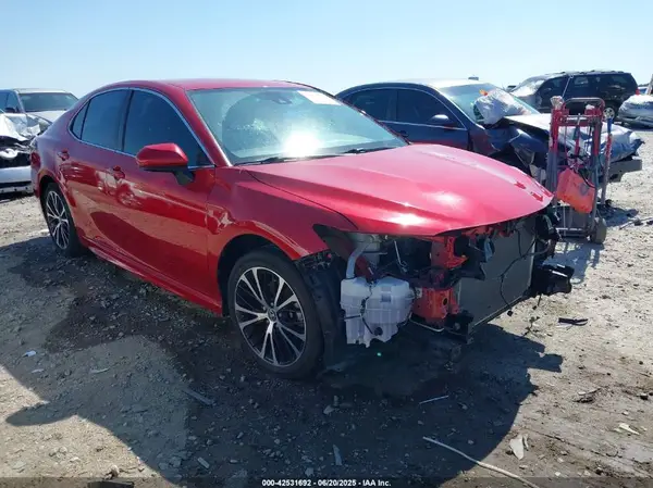 4T1G11AK5LU308405 2020 TOYOTA CAMRY - Image 1