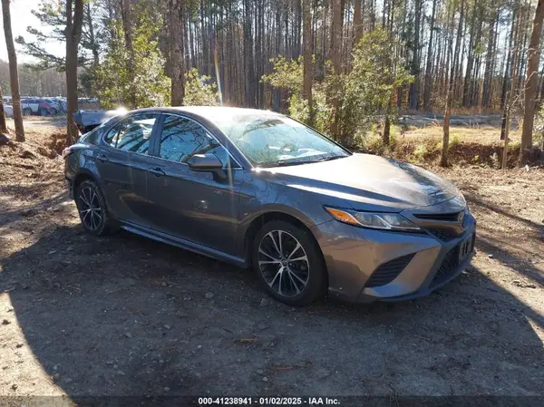 4T1G11AK5LU326600 2020 TOYOTA CAMRY - Image 1