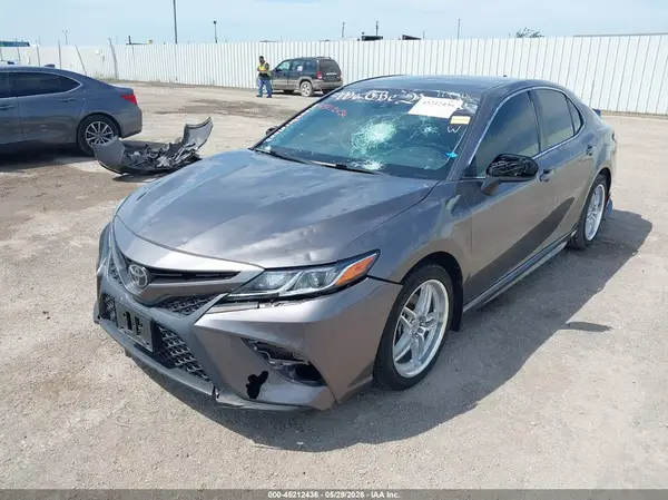 4T1G11AK5LU338312 2020 TOYOTA CAMRY - Image 2