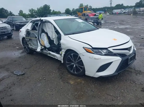 4T1G11AK5LU350475 2020 TOYOTA CAMRY - Image 1