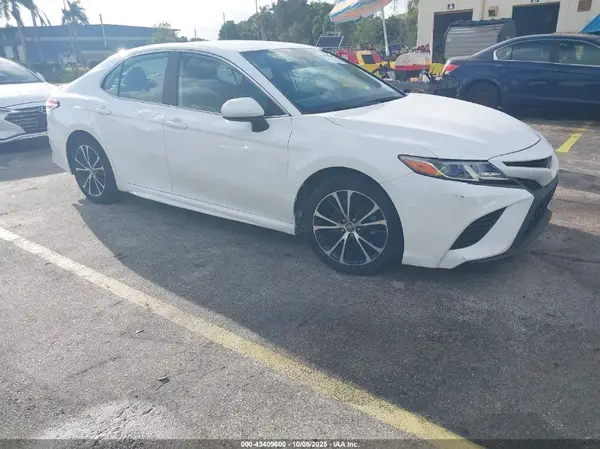 4T1G11AK5LU356616 2020 TOYOTA CAMRY - Image 1