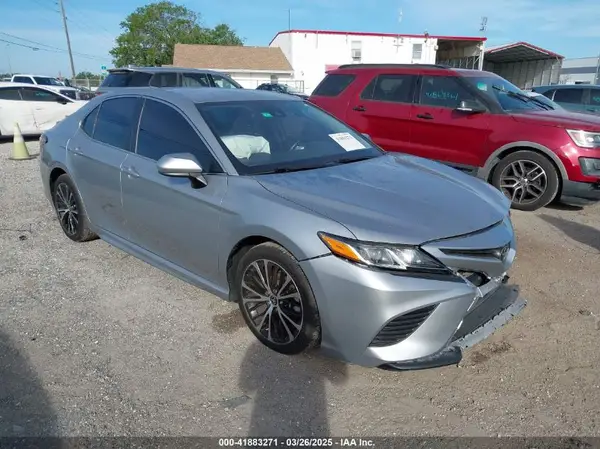 4T1G11AK5LU357877 2020 TOYOTA CAMRY - Image 1