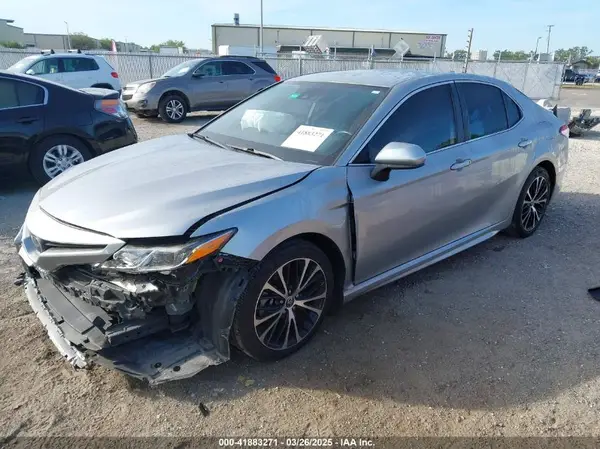 4T1G11AK5LU357877 2020 TOYOTA CAMRY - Image 2