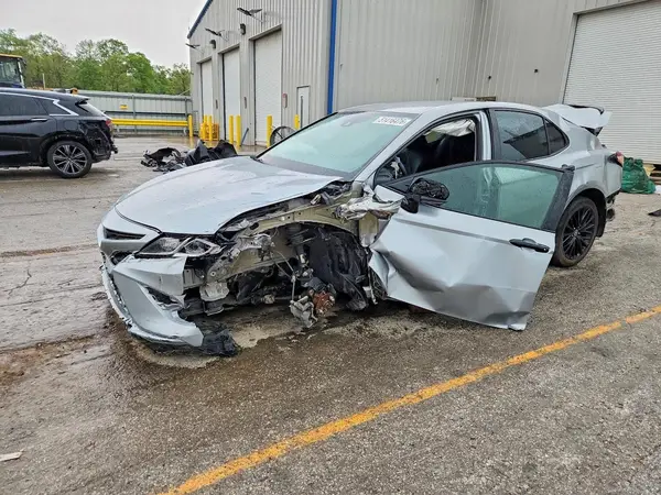 4T1G11AK5LU363811 2020 TOYOTA CAMRY - Image 1