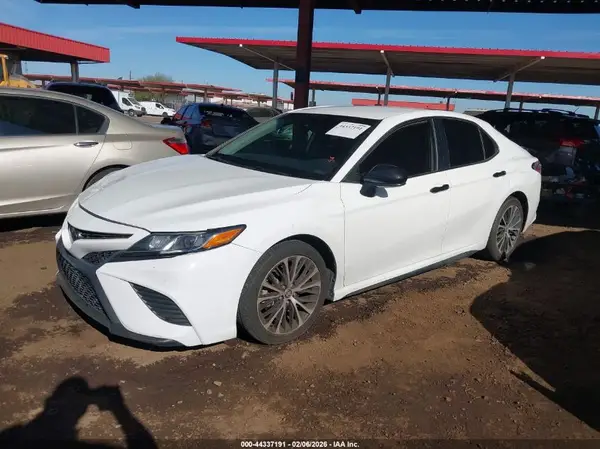 4T1G11AK5LU382486 2020 TOYOTA CAMRY - Image 2