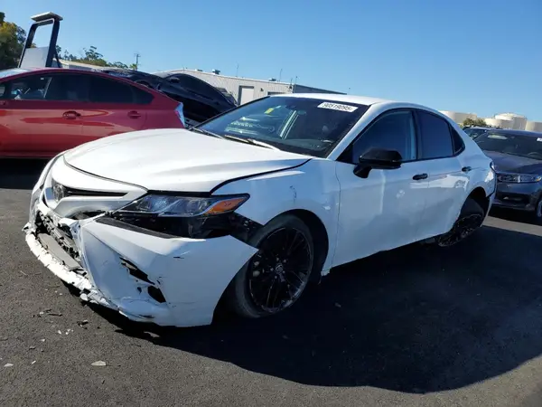 4T1G11AK5LU389972 2020 TOYOTA CAMRY - Image 1