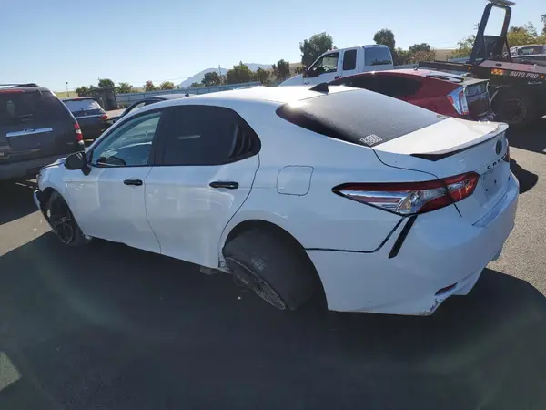 4T1G11AK5LU389972 2020 TOYOTA CAMRY - Image 2