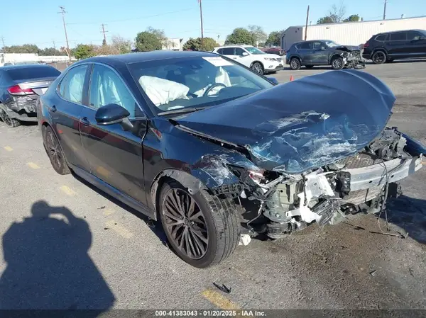 4T1G11AK5LU509611 2020 TOYOTA CAMRY - Image 1