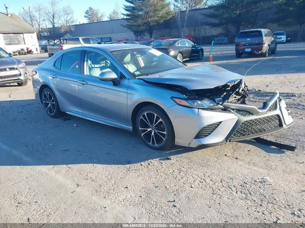 4T1G11AK5LU869588 2020 TOYOTA CAMRY - Image 1