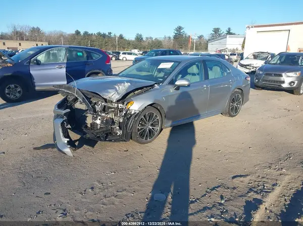 4T1G11AK5LU869588 2020 TOYOTA CAMRY - Image 2