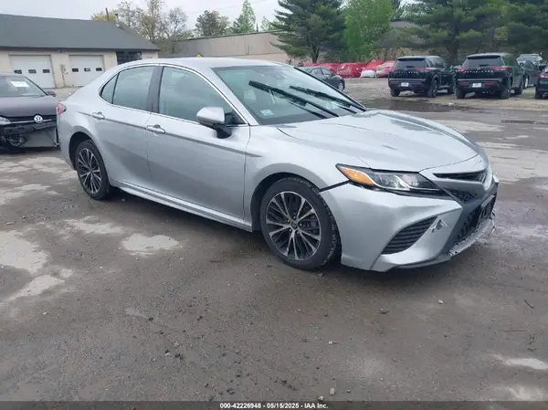 4T1G11AK5LU876699 2020 TOYOTA CAMRY - Image 1