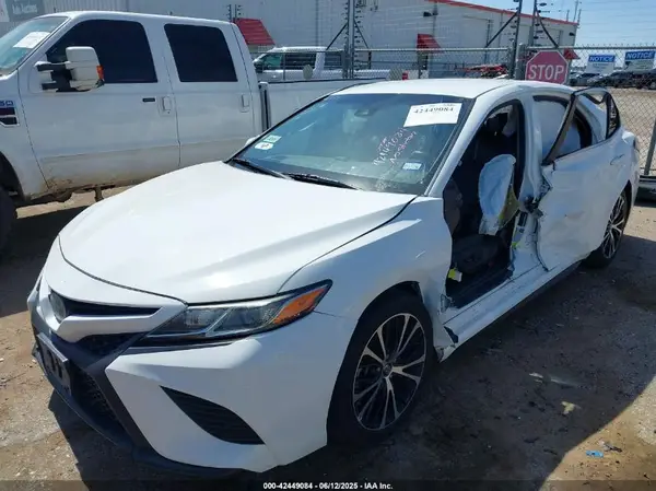 4T1G11AK5LU881885 2020 TOYOTA CAMRY - Image 2