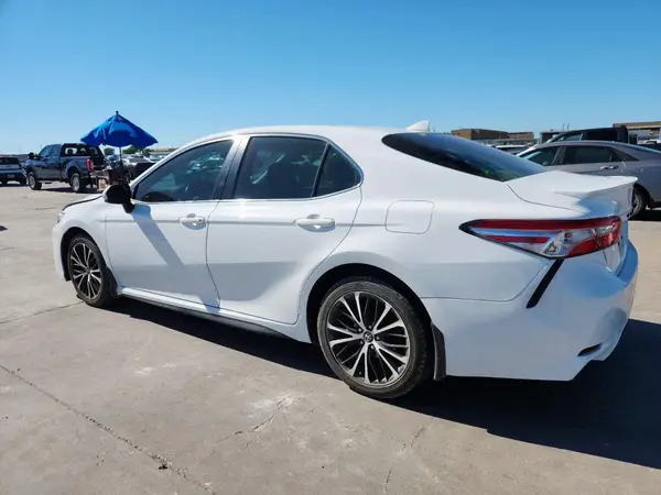 4T1G11AK5LU906882 2020 TOYOTA CAMRY - Image 2