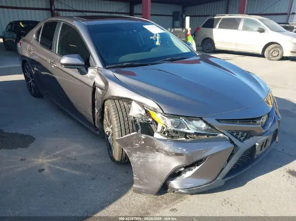 4T1G11AK5LU920006 2020 TOYOTA CAMRY - Image 1