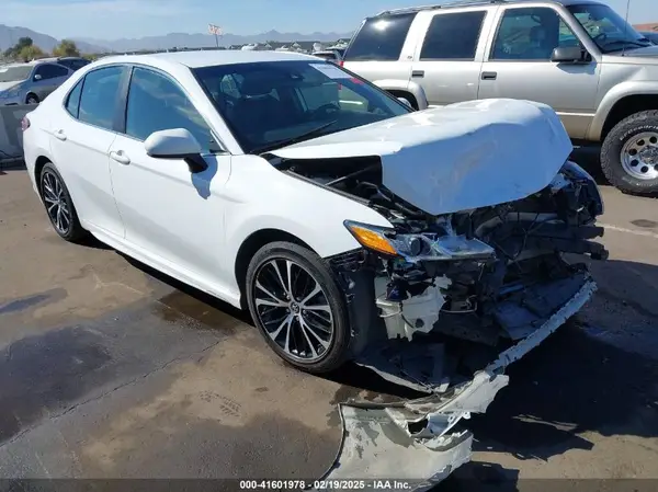 4T1G11AK5LU921513 2020 TOYOTA CAMRY - Image 1