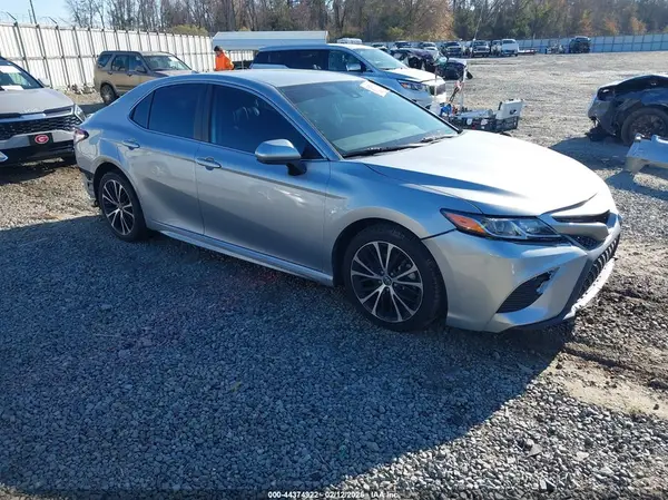4T1G11AK5LU937842 2020 TOYOTA CAMRY - Image 1