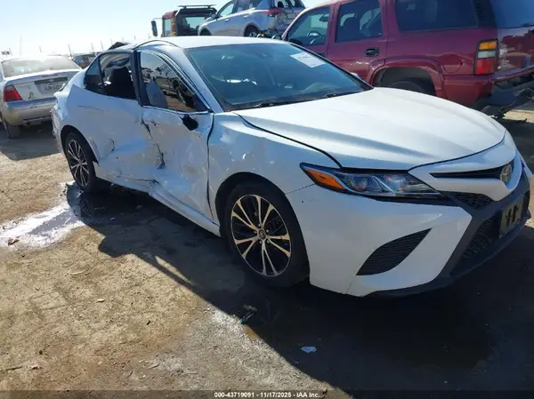 4T1G11AK5LU942619 2020 TOYOTA CAMRY - Image 1