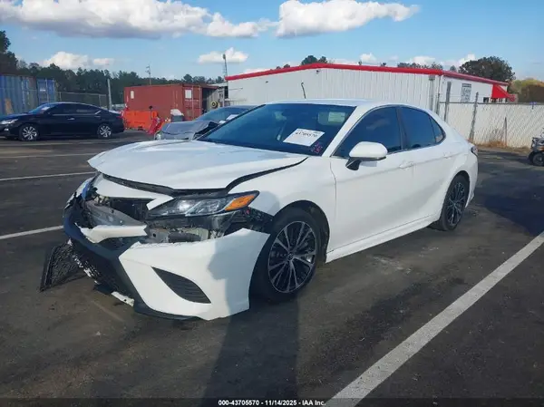 4T1G11AK5LU943138 2020 TOYOTA CAMRY - Image 2
