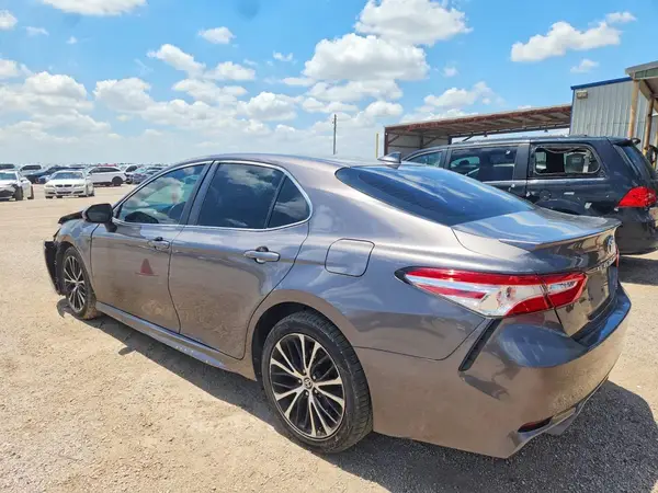 4T1G11AK5LU947450 2020 TOYOTA CAMRY - Image 2