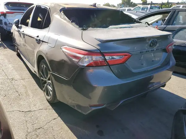 4T1G11AK5LU958061 2020 TOYOTA CAMRY - Image 2