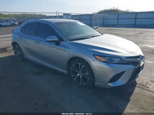 4T1G11AK5LU973949 2020 TOYOTA CAMRY - Image 1