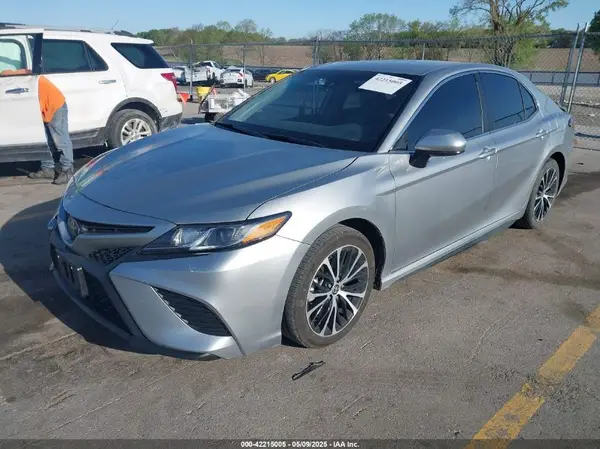 4T1G11AK5LU973949 2020 TOYOTA CAMRY - Image 2