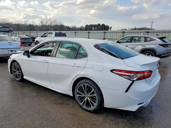 4T1G11AK5LU977998 2020 TOYOTA CAMRY - Image 2