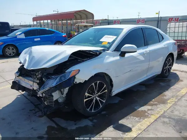 4T1G11AK5LU981856 2020 TOYOTA CAMRY - Image 2