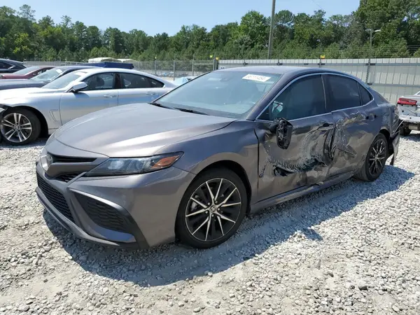 4T1G11AK5MU402446 2021 TOYOTA CAMRY - Image 1