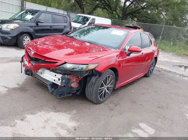 4T1G11AK5MU403497 2021 TOYOTA CAMRY - Image 2