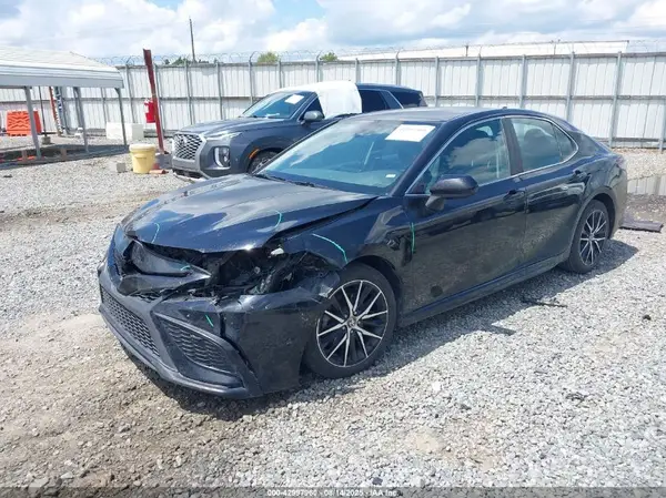 4T1G11AK5MU404407 2021 TOYOTA CAMRY - Image 2