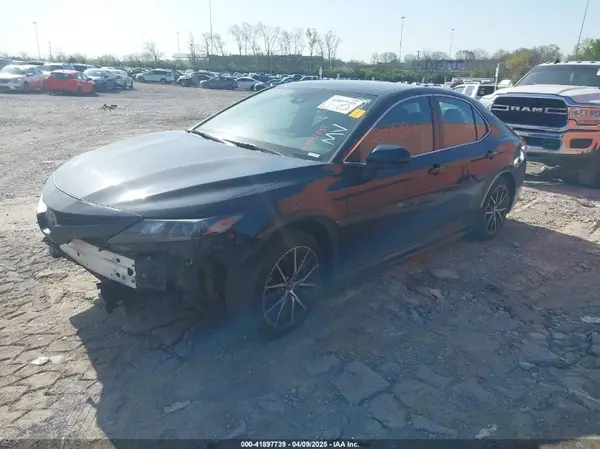 4T1G11AK5MU404780 2021 TOYOTA CAMRY - Image 2