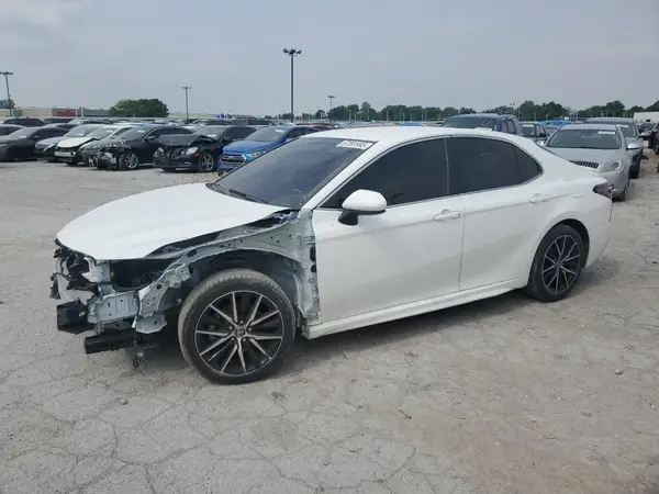 4T1G11AK5MU405962 2021 TOYOTA CAMRY - Image 1